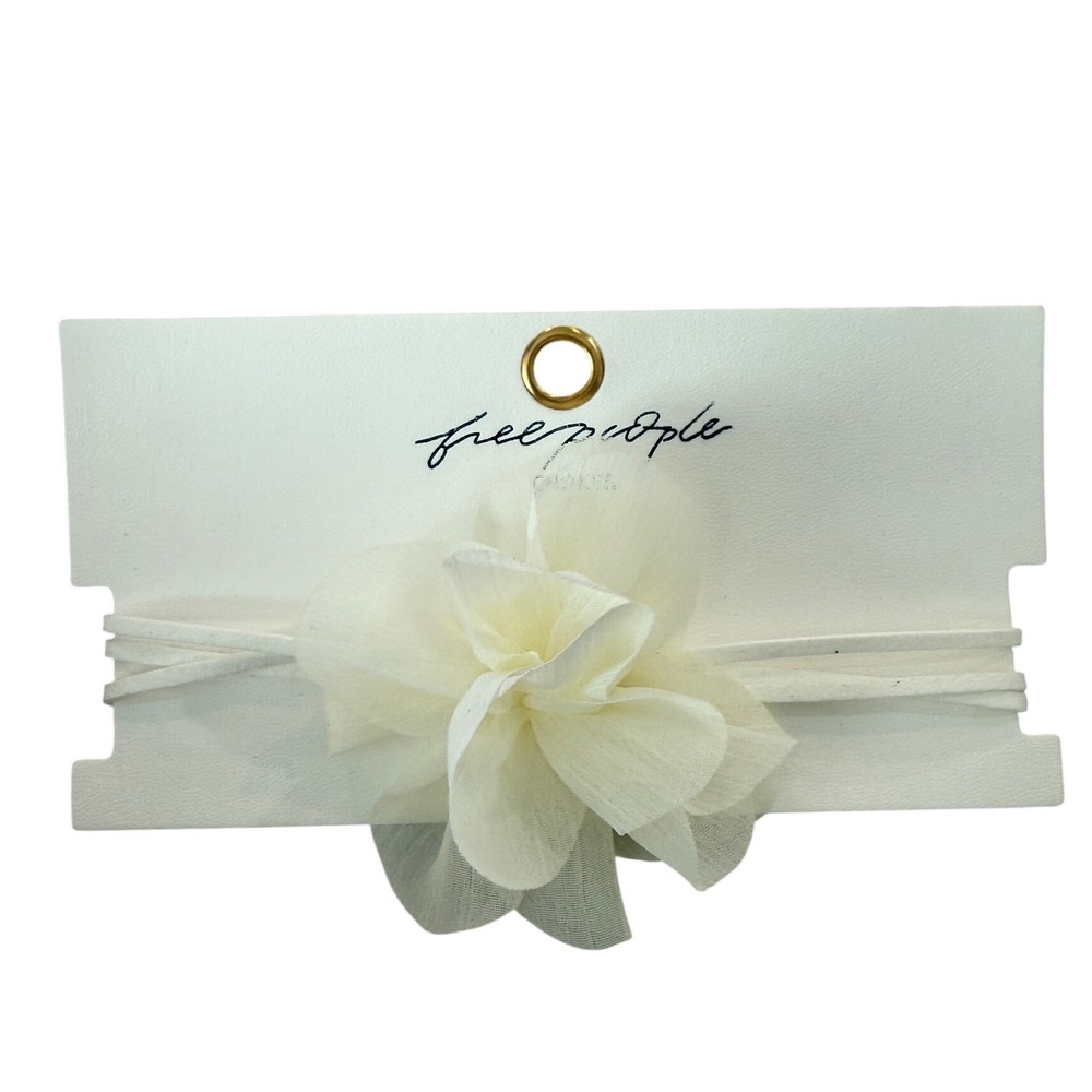 Free People Ivory Flower Choker Necklace Cream Floral Wrap NWT